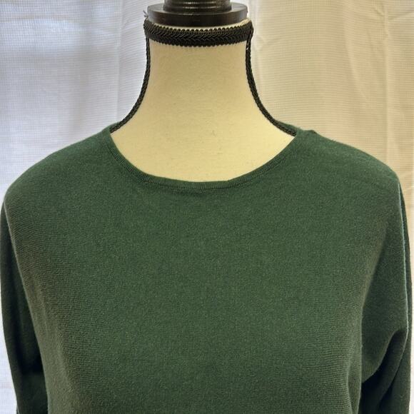 PRICED TO SELL! Hunter Green Michael Kors Sweater - Size Small - Picture 3 of 6